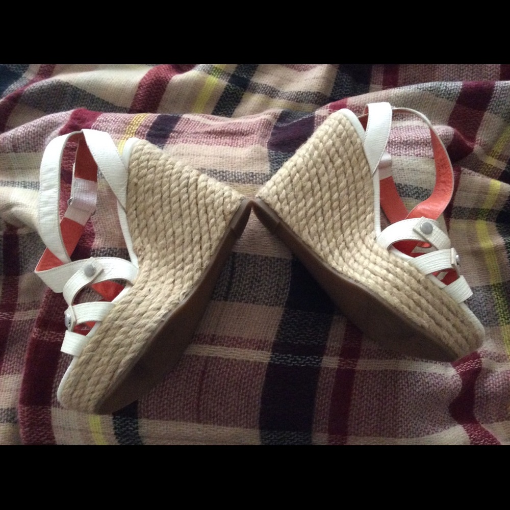 Shoes - Picture 4 of 5